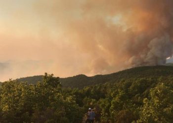Vijon të jetë problematike vatra në Majën e Rrunës, kërkohët sërish ndërhyrje me helikopter