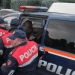 ‘Çmendet’ i riu nga Fieri, godet me grushte efektivët e policisë në Pogradec