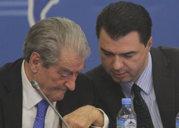 Shpëtoni ‘ushtarin’ Basha, është kapur ‘rob’ nga ‘gjenerali’ në pension Berisha