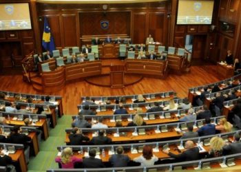 Deputetja shqiptare: Kam marrë kërcënime duke filluar nga ato seksuale, vrasje e deri te prerja e kokës me sopatë