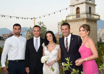 Vajza e deputetit të ndjerë, Bashkim Fino i jep fund beqarisë/ Kryebashkiaku Veliaj celebron çiftin më të ri në Tiranë