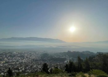 IGJEUM/ Nesër temperatura deri në 38 gradë C, rritet kërcënimi nga zjarret: Ja qarqet më të rrezikuara