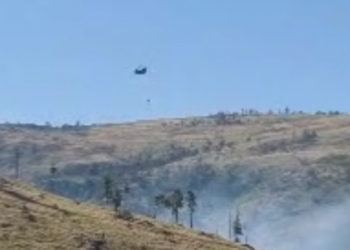 Vatra në malin e Tërbunit/ Operacion për shuarjen e flakëve, dy helikopterë dhe 100 punonjës