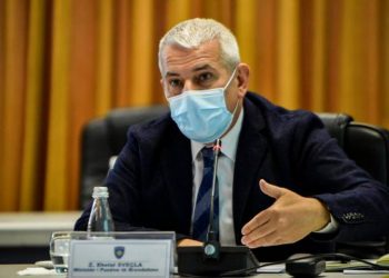 Ironia/ Ministri i Brendshëm e 12 aktivistë e ish-aktivistë të LVV, në gjykatë. Akuza: Dhunoi më 2013 policinë që drejton sot