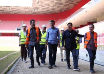 Kryebashkiaku Veliaj paralajmëron: Nuk do të lejohet asnjë tifoz i pavaksinuar në stadium