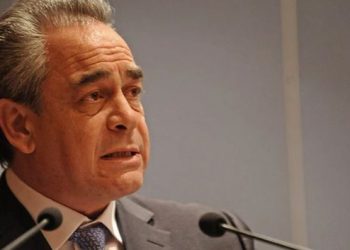 Shënohet viktima e parë nga zjarret në Greqi, zyrtari grek po tentonte të shpëtonte fabrikën e tij nga flakët