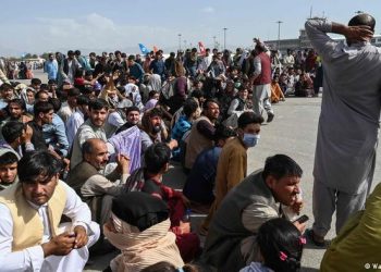 “Një grua e shtypi turma në aeroport”/ Eksperienca traumatike e familjeve afgano për të ikur nga Kabuli: S’do ta harroj kurrë atë moment