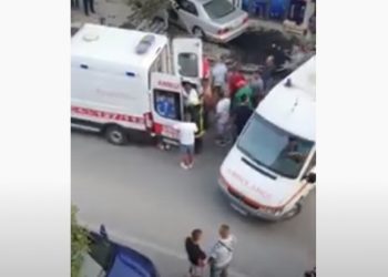 Makina përfundon në 15 m humnerë në Poliçan, shoferi bërtet me të madhe: Zoti më shpëtoi se isha në Teqenë e Abaz Aliut