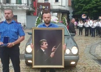 Shkodra i thotë sot lamtumirë ‘Mjeshtrit të Madh’, Kujtim Alija/ Familjarë, miq dhe bashkëpunëtorë kortezh në nderim të dirigjentit