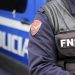 U përfshi në një sherr dhe plagosi dy persona me uniformën e policisë/ Arrestohet oficeri i FNSH-së në Tiranë