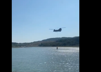 Mali i Tërbunit në flakë, Peleshi: Dy helikopterë holandezë e ushtria në terren për të neutralizuar zjarrin, vatra në pjesën veriore të Pukës drejt izolimit