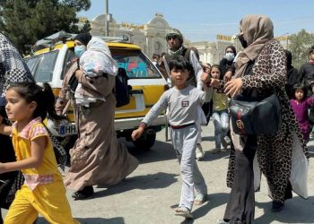 Tmerr taliban: I trokitën tre herë në derë, herën e katër e vranë! (Foto)