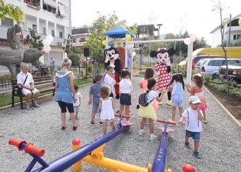 Transformohet sheshi pranë rrugës “Endri Keko” në Tiranë