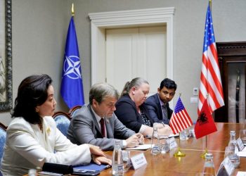 “Dëshmitar i punës së jashtëzakonshme për evakuimet nga Afganistani”/ Kongresmeni amerikan falenderon shqiptarë! Kim: Mirënjohje për mbështetjen
