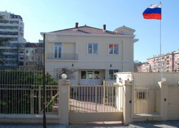 Qeveria e Rusisë vendos: Rifillon lëshimi i vizave për të gjitha kategoritë, për qytetarët e Shqipërisë