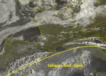 Stuhia e rërës do të “pushtojë” Mesdheun e deri deri në Irlandë, pluhuri vjen nga shkretëtira e Saharasë