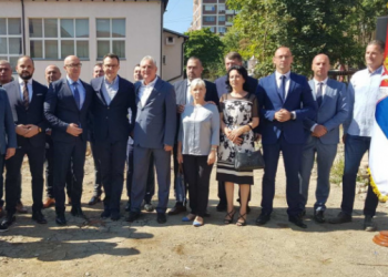 Serbët me Universitet në Mitrovicë, opozita jep ultimatum: Kurti të shkarkojë urgjent ministrin që ishte në inagurim!