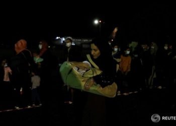 Mbërrin grupi i parë i afganëve në Shqipëri! Rama: Krenohemi me traditën, shtëpia e shqiptarit është e Zotit dhe e mikut