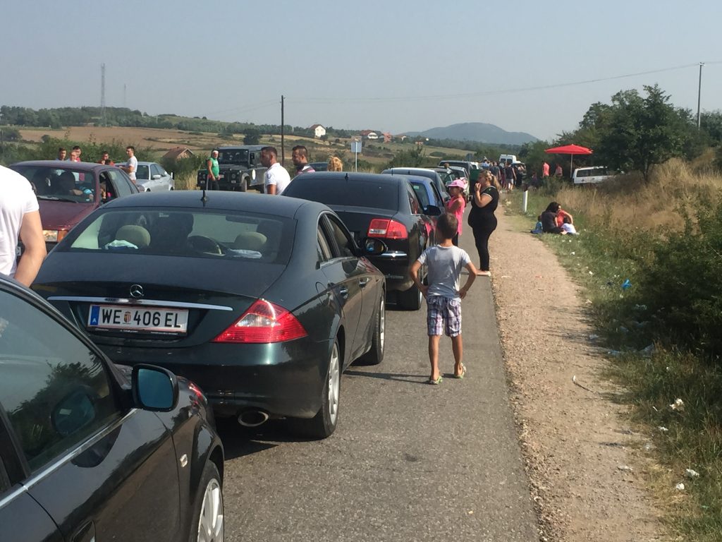 Mbushen plazhet në Durrës dhe Vlorë, trafik i rënduar në disa akse rrugore