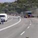 Përfshihet nga flakët në ecje autobusi në aksin rrugor Himarë-Sarandë