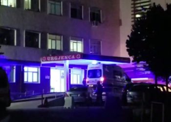 Përfundojnë në urgjencën e Vlorës disa ushtarë, dyshohet se janë helmuar nga ushqimi