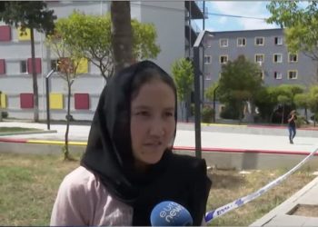 VIDEO/ E strehuar në “Qytetin Studenti”, vajza afgane: Nuk dua të rri gjatë këtu, do iki në Angli te daja