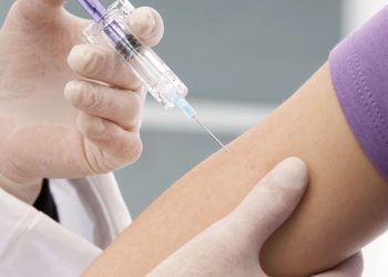 Raporti/ Persona e pavaksinuar 29 herë më të rrezikuar të infektohen me Covid-19 dhe të rrezikojnë shtrimin në spital