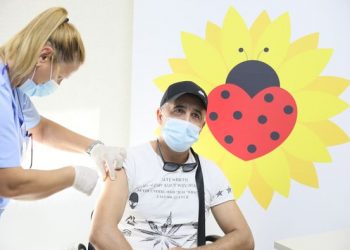 Rritja e rasteve me COVID në Shqipëri/ Manastirliu: Vaksinohu sa më parë në pikën më të afërt