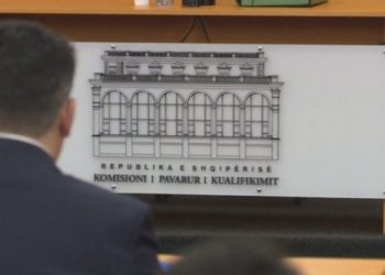 42 zyrtarë të drejtësisë nën hetim/ Nga sekretarja e Adriatik Llallës tek inspektoret e KLD