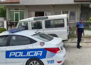 Policia zbardh korrupsionin e kolegut të tyre në Tiranë, nën hetim penal dy të tjerë