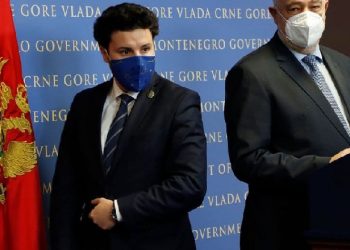 Intelektualët e Malit të Zi kërkojnë dorëheqjen e kryeministrit dhe të Abazoviçit