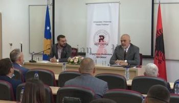 Rama në takimin me studentët në Prishtinë: “Kënaqësi kjo bisedë jashtë klisheve”