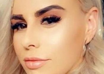 Pushohet nga puna gardiania seksi, kishte marrëdhënie me të burgosurit
