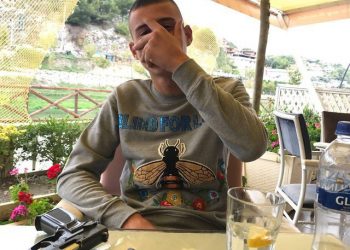 Vrasësi i paralajmëruar mbante si tatuazh fjalinë: “Dua të bëhem KILLER”