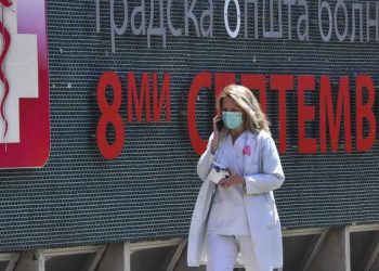 Koronavirusi i merr jetën 4 anëtarëve të një familje shqiptare, mes tyre një 36-vjeçare