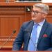 Gjekmarkaj e nis me tone të ashpra fjalimin e parë si deputet: Jeni sekt e surratqerepë…