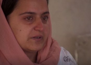 Gazetarja afgane flet për BBC: Shqipëria vend i bukur, por mendjen e kam në shtëpi