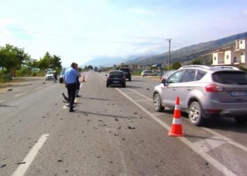 Aksident me vdekje në Tiranë-Durrës/ Shoferi 62-vjeçar përplas këmbësorin