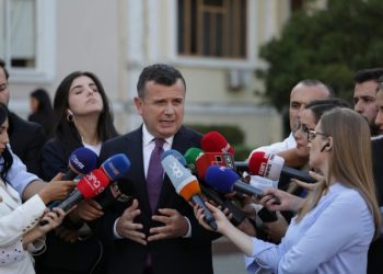 “Gjuha e opozitës e papranueshme, koha për sherrnajë ka përfunduar”/ Balla: S’mund të gjejmë arsye të paqena për të ikur nga seanca