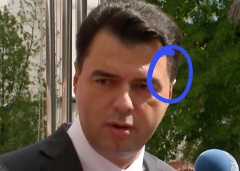 FOTO/ Berisha për 10 ditë i nxjerr thinjat Bashës, kreu i PD harron të lyejë flokët