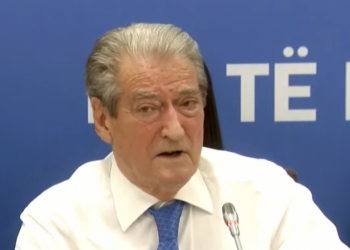Berisha: Basha u futi demokratëve thikën pas shpine, doli dha deklaratën për përjashtimin tim
