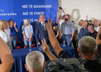 “Të heqim qafe Bashën”/ Qytetarja-Berishës: Konformizmi juaj është një formë korrupsioni, po e paguajmë ne!