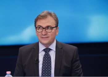 Covid nuk ekziston për skeptikët, konspiracionistët, mjekët popullorë abuzivë!