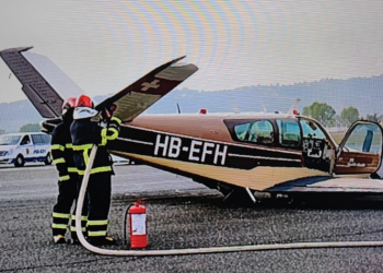 Incident në Rinas, avioni i vogël ulet në pistë pa hapur rrotat, pezullohen të gjitha fluturimet