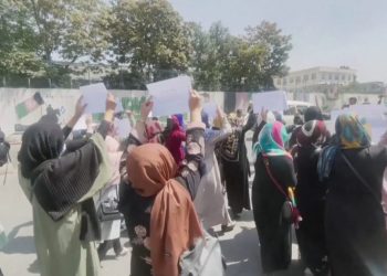 Talebanët e armatosur nuk i frikësojnë, gratë afgane protestojnë në Kabul, kërkohet barazi