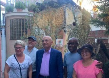 Dje me “petulla katuni, me të ik truni”/ Meta sot me dy çifte të huaja: Turistët e duan “Sofrën Kolonjare”