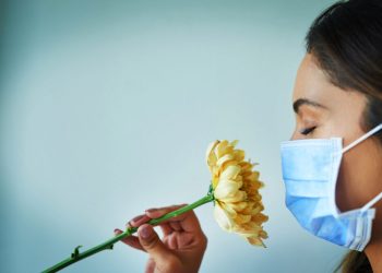 Studimi/ A i ndihmon vitamina A ata që kanë humbur nuhatjen nga COVID?