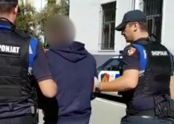 Trafiku/ Arrestohen në Durrës dy francezë me kanabis “çokollatë” dhe kokainë
