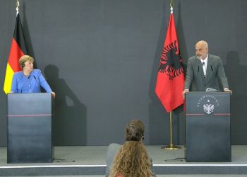 Kush mund t’ju zëvendësojë? Merkel: Macron e Kurz e duan Ballkanin, keni shumë miq! Rama: Je një dhe s’vjen më