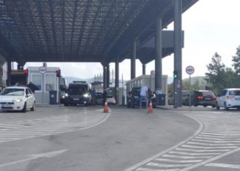 Revanshi në kufirin e Kosovës, me serbët bashkohen dhe rusët